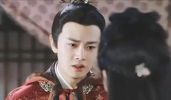 任嘉伦风波升级,和兰贺亲昵合影曝光,知情人曝更多信息