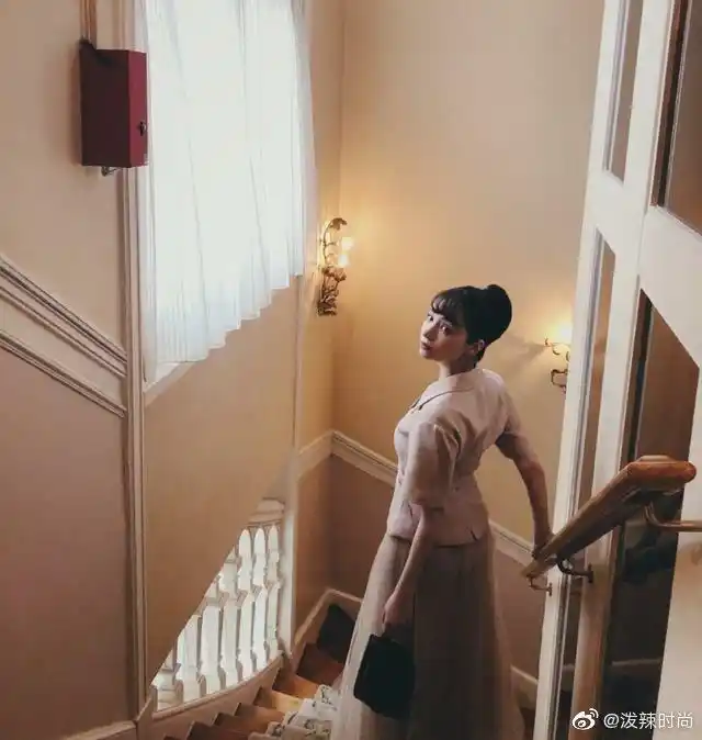 有种"高级"叫麦迪娜,看到侧脸一刻,网友:这是赫本转世吧!