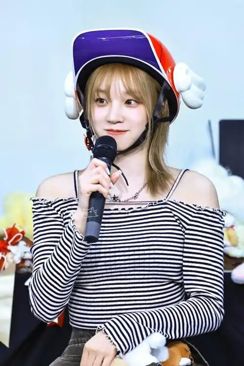 k4签售@宋雨琦_g-i-dle饭拍8p呜呜呜雨琦真的太可爱了0606,由于