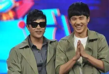 陈思诚公司组团去泰国团建佟丽娅带儿子同行刘昊然颜值回来了