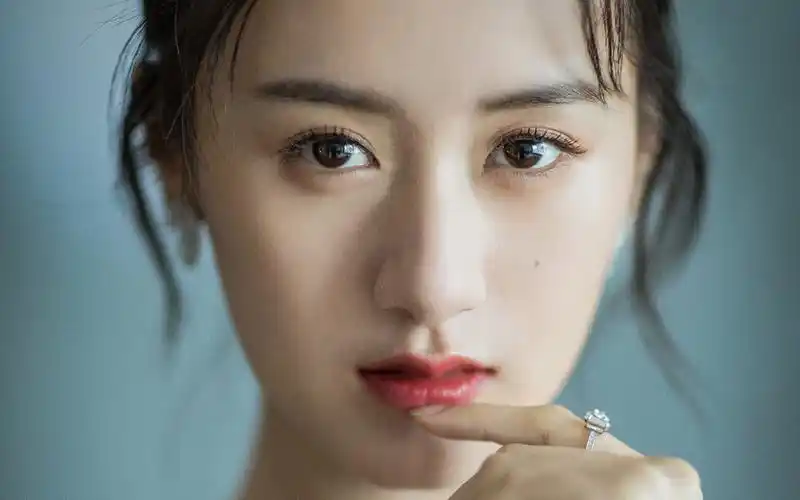 袁冰妍优雅写真图片桌面壁纸