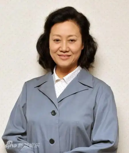 资料图片:《风和日丽》剧照-王丽云饰周楠