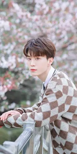 范丞丞这套樱花少年图太好看啦