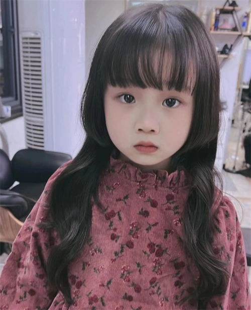 最新流行儿童发型 小女孩可爱公主切_儿童发型 - 美发站