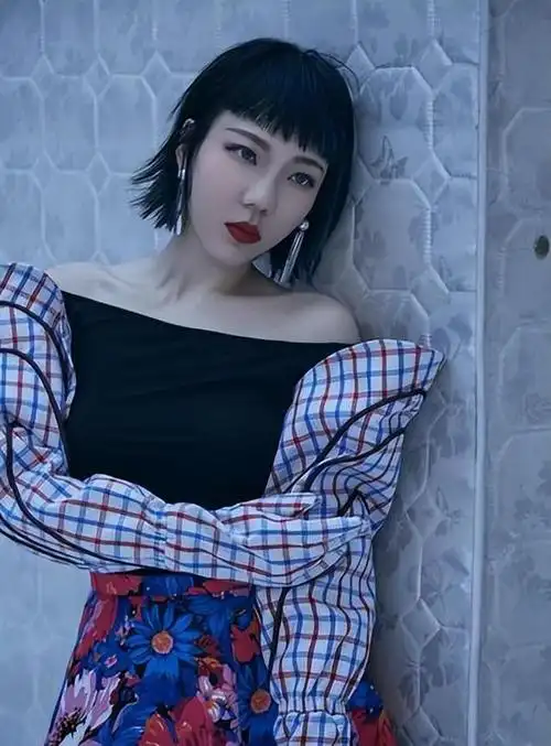 回顾李嘉格:好声音没夺冠,却嫁给爱奇艺总裁,34岁妥妥人生赢家