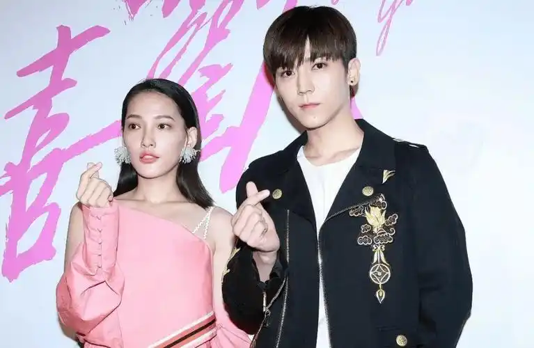 黄子韬和徐艺洋共进晚餐轻松自在何须惊慌失措