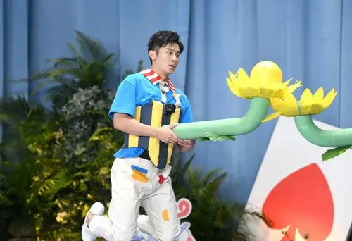 奔跑吧第七期跑男团变身月亮马戏团全体深陷时空轮回