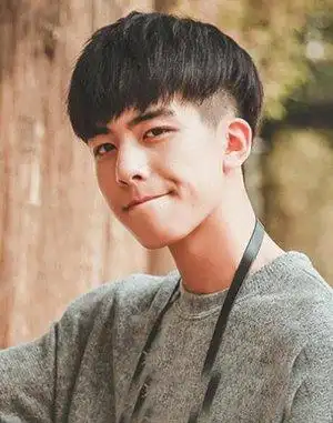 锅盖头后面倒三角掏空 男生头发两边掏空锅盖[男生短发]编辑:anny2020