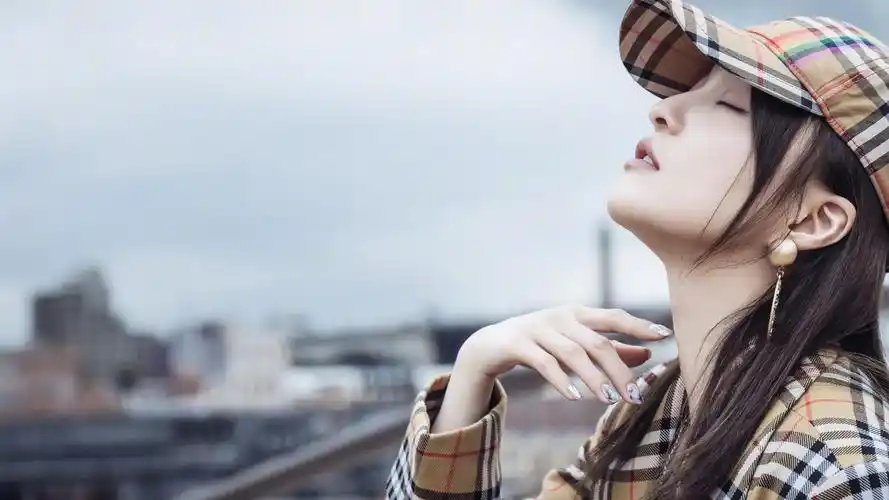 46m上传时间:2020-06-16壁纸标签:张韶涵清新时尚写真桌面壁纸壁纸