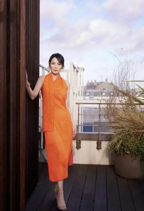 53 岁俞飞鸿美出天际,近照惊为天人:她,无可复制 -zaker新闻