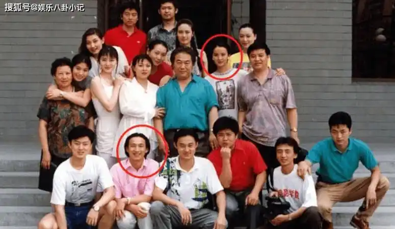 原创她是黄磊同班同学与丈夫结婚24年零绯闻12岁儿子长相帅气像她