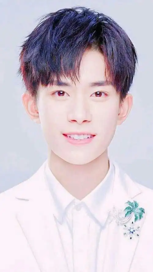 如下是苏橙吖易烊千玺(jacksonyee)是苏橙吖性别:男是苏橙吖出生日期