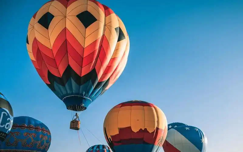 流行锁屏壁纸 彩色热气球壁纸-景物壁纸 - 壁纸家
