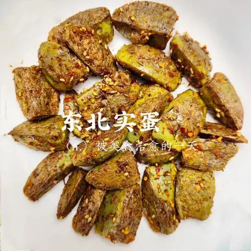 只需要鸡蛋和面碱就能做出好吃的东北实蛋