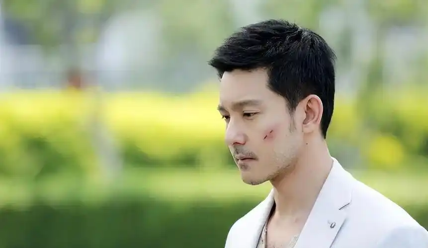 尖嘴猴腮别硬演富豪角色10位男明星站在那就是人间富贵竹