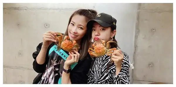 丁当,袁咏琳同游阳澄湖 新歌《我要我》获姐姐团支持