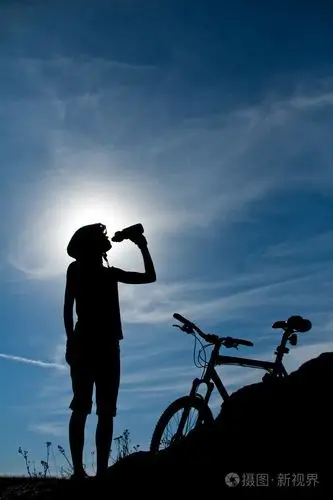 春天夏天骑自行车旅行