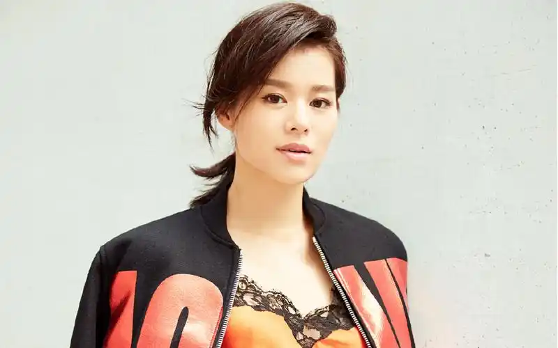 美女明星胡杏儿时尚杂志写真图片桌面壁纸