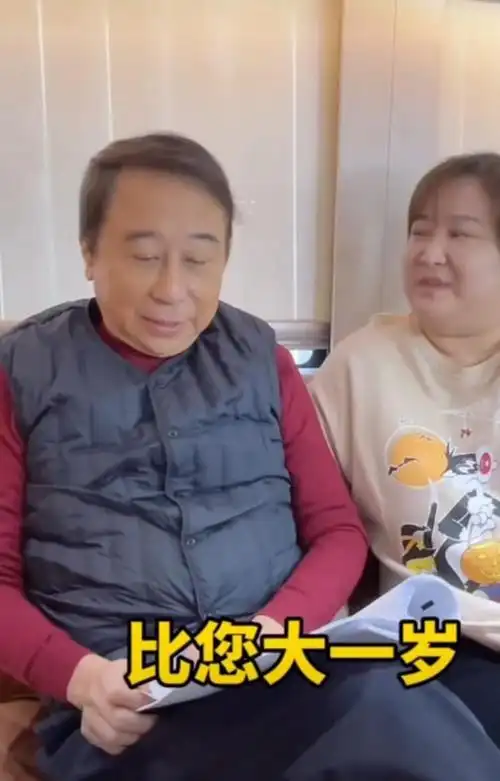 贾玲师傅是谁冯巩竟然是贾玲的师父