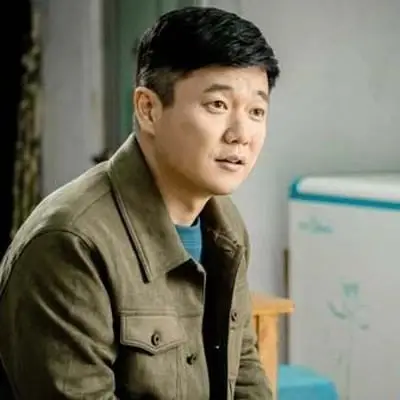 陈星旭,张馨予,肖央等主演的中国首部火箭军题材电视剧《号手就位》将