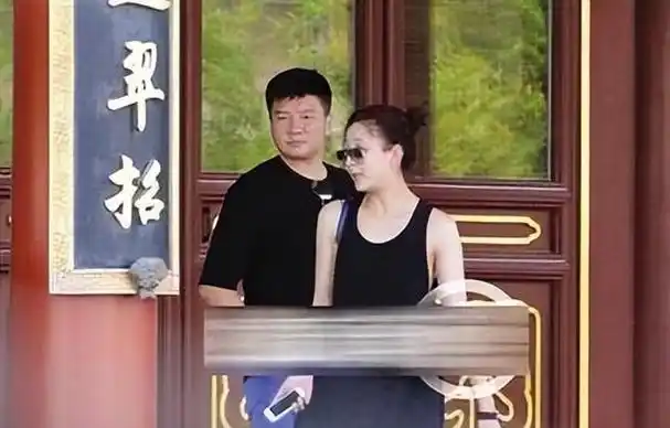 殷桃:离婚14年后至今单身未嫁,靠实力翻红,托起父母晚年