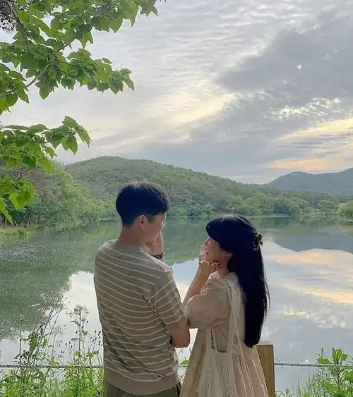 盘点20种双人拍照姿势,摆pose不再烦恼!