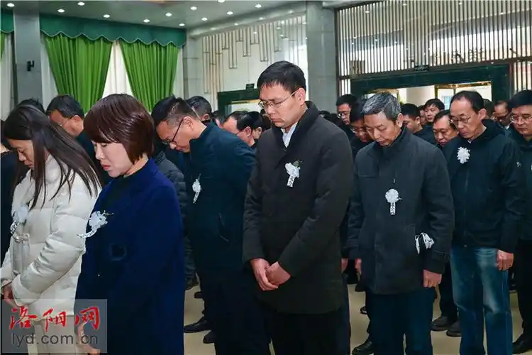 送别李俊贤院士遗体告别仪式在洛阳举行