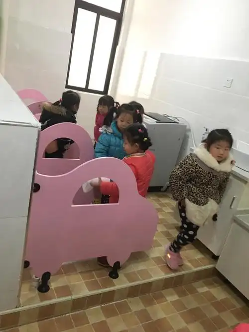 爸爸妈妈看过来～这是我们在幼儿园一天的生活