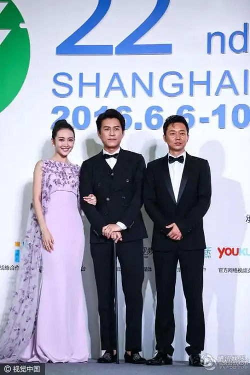 靳东王鸥刘奕君 (来自:腾讯娱乐)