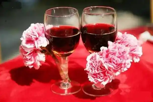 喝交杯酒代表什么含义 婚礼交杯酒应该这样喝