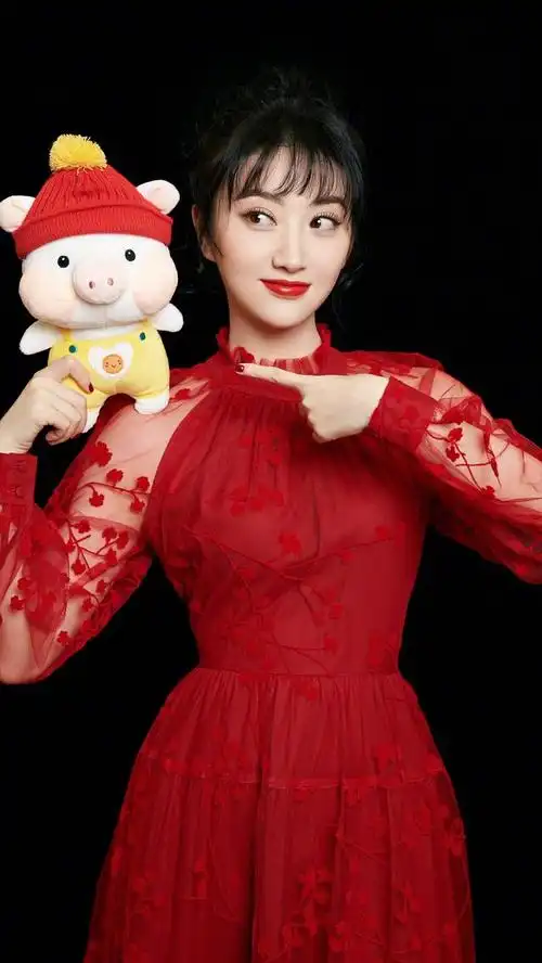 精美壁纸:景甜红裙太美,太惊艳!嫩回18岁少女