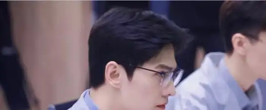 杨洋《你是我的荣耀》火爆出圈,意外带火代言眼镜品牌!