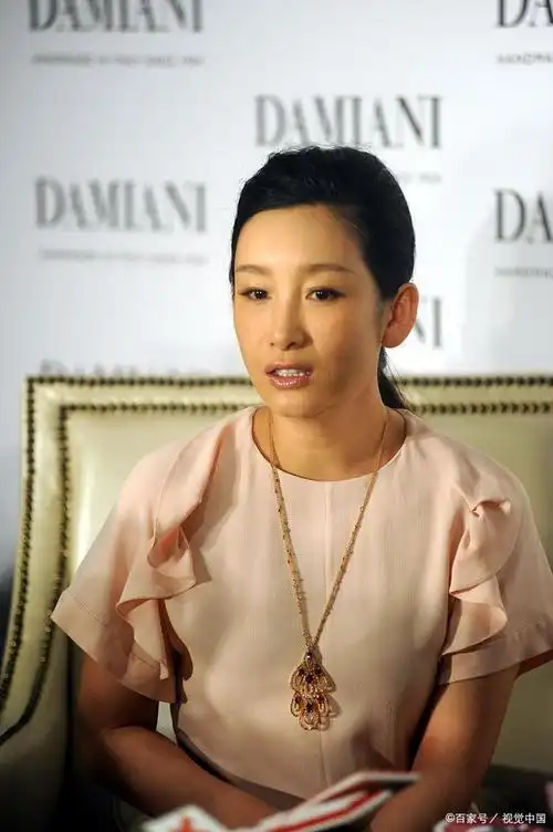 秦海璐"巨婴症儿子"现已8岁,看到长相后,网友表示有些意外