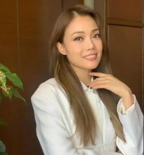 容祖儿演唱会这个大尺度露肉穿搭引网友疯狂吐槽!