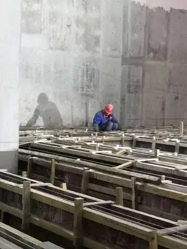 变配电室接地共3人