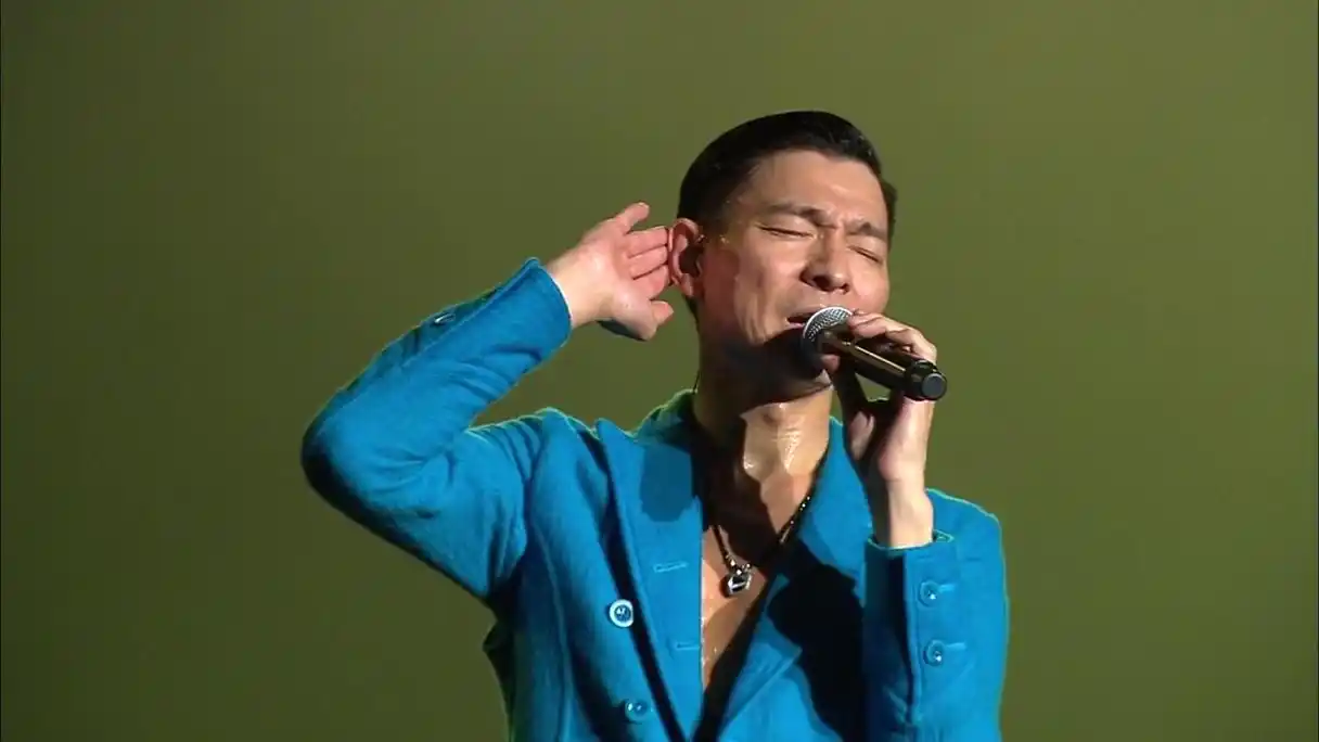 孟姓演员的跨年晚会唱歌跑调,我这个八卦中年妇女的心痒痒的,赶紧去搜