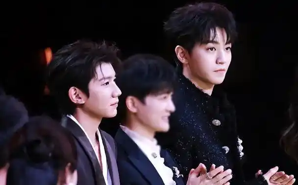 王源给tfboys拖后腿一档综艺证明他已经走上明星的另一条大路