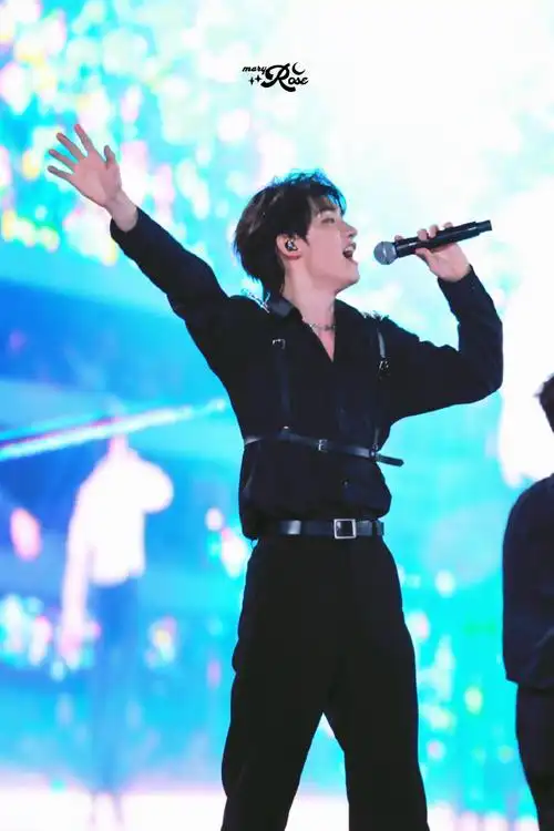 今日星拍放送##丁程鑫演唱会舞台饭拍