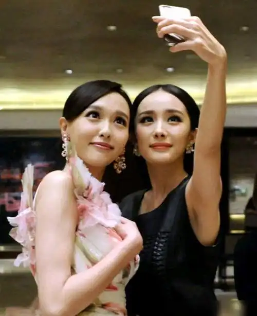 杨幂跟刘诗诗唐嫣刘亦菲的友谊小船为何说翻就翻