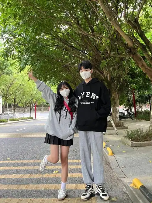 175150情侣出街这样穿回头率好高呀❤