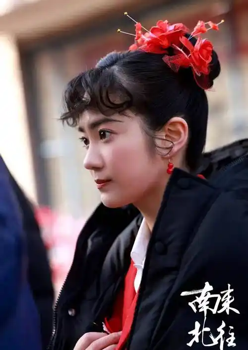 南来北往:金晨王鹤润汤梦佳穿新娘装谁更美?