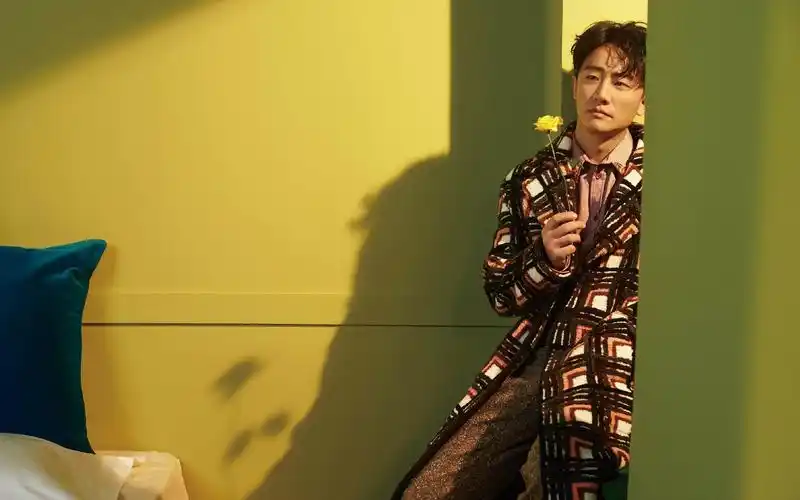 明星帅哥黄轩高清时尚帅气写真图