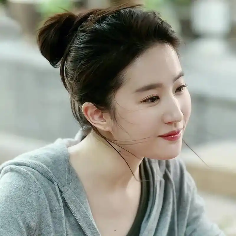 刘亦菲捧花头像|招桃花旺事业