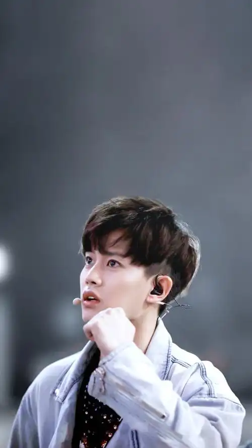 10张必收藏的任嘉伦高清手机壁纸