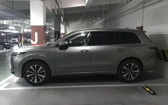 理想one才是燃油车的"终结者",可加油可充电,续航800km无焦虑