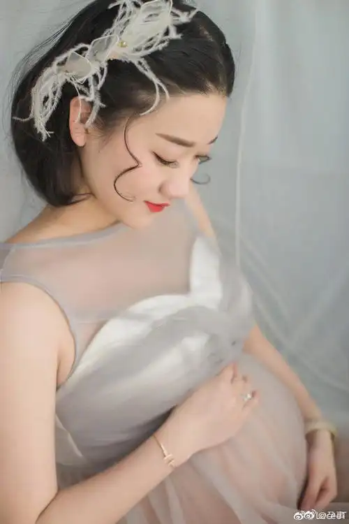 孕妇照 纪念一下和球宝的正式影~(供稿:@luceet)