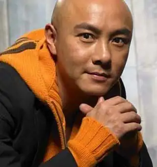 假郑伊健私信好友索要女星电话 陈小春中计