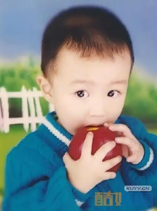 王俊凯童年照