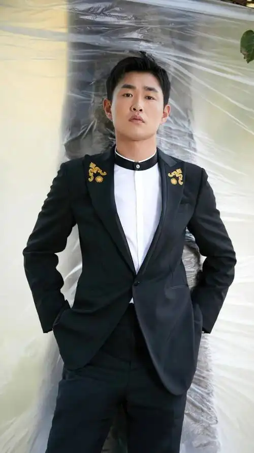 演员王彦霖,电视剧《楚乔传》认识他,特技铁门槛带给我们欢乐