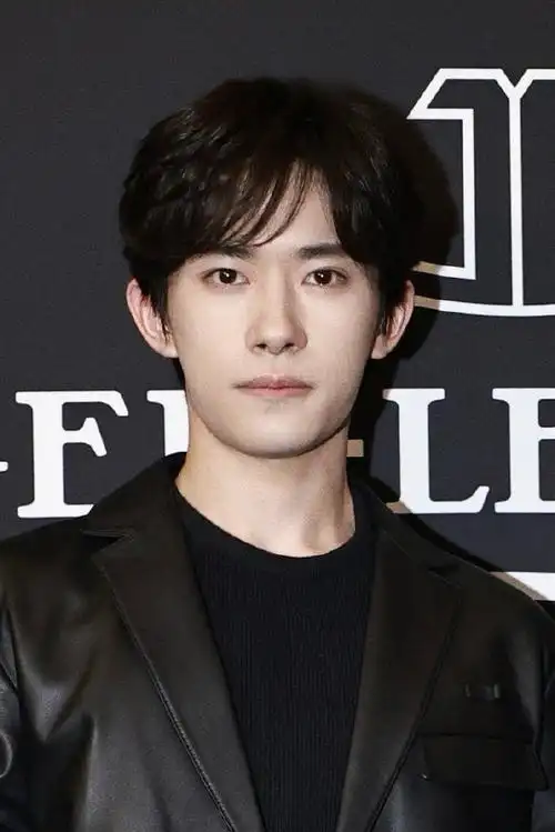 易烊千玺近距离生图##易烊千玺积家全球代言人